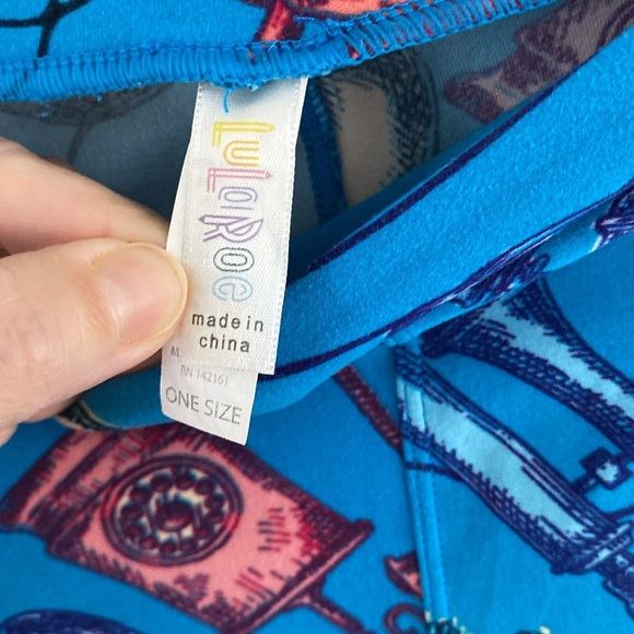Lularoe OS Leggings Telephone print - Picture 4 of 4